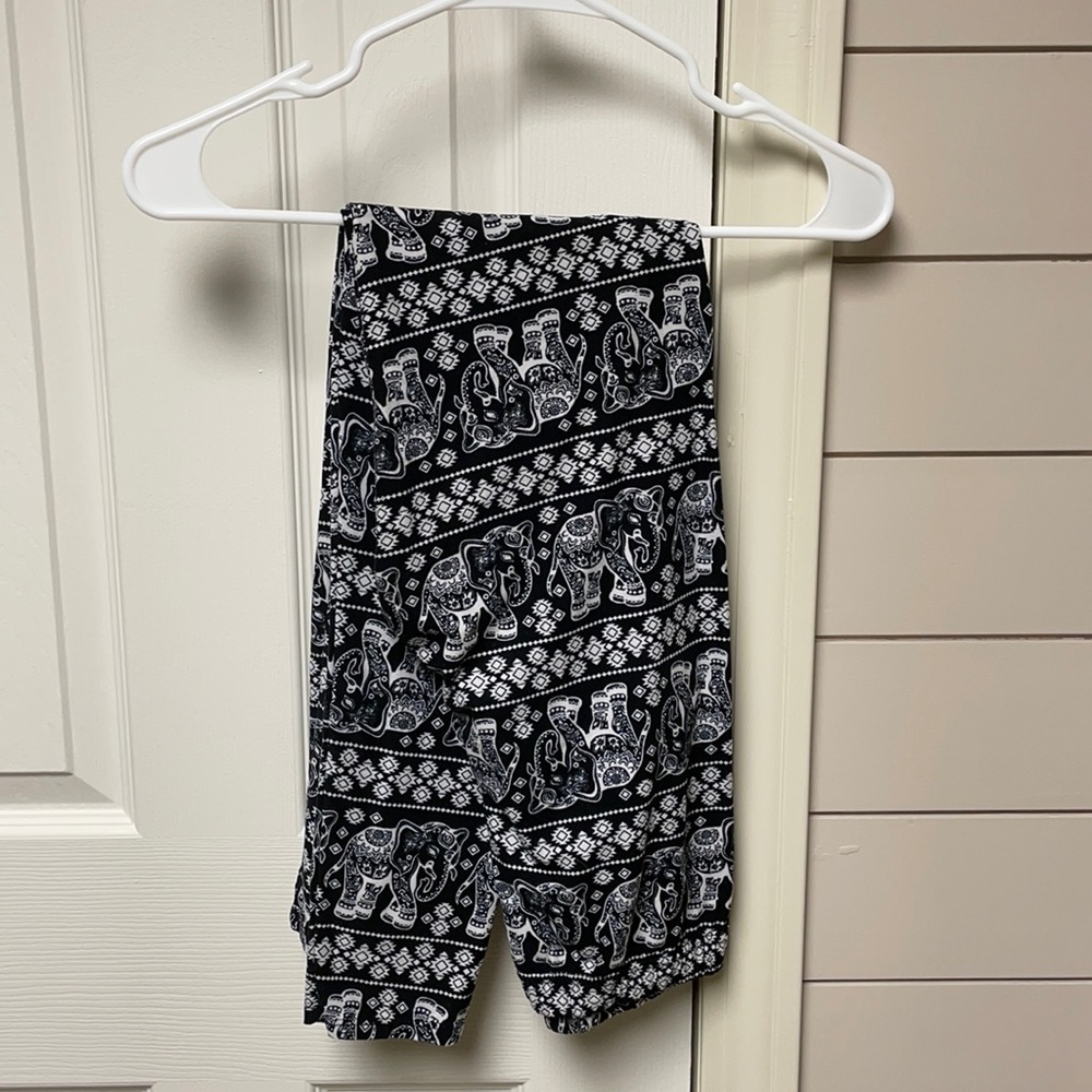 S / M - Black and White - Tribal Print Elephant Leggings